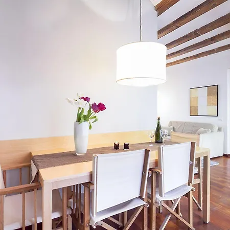 Inside Esparteria Apartment Barcelona